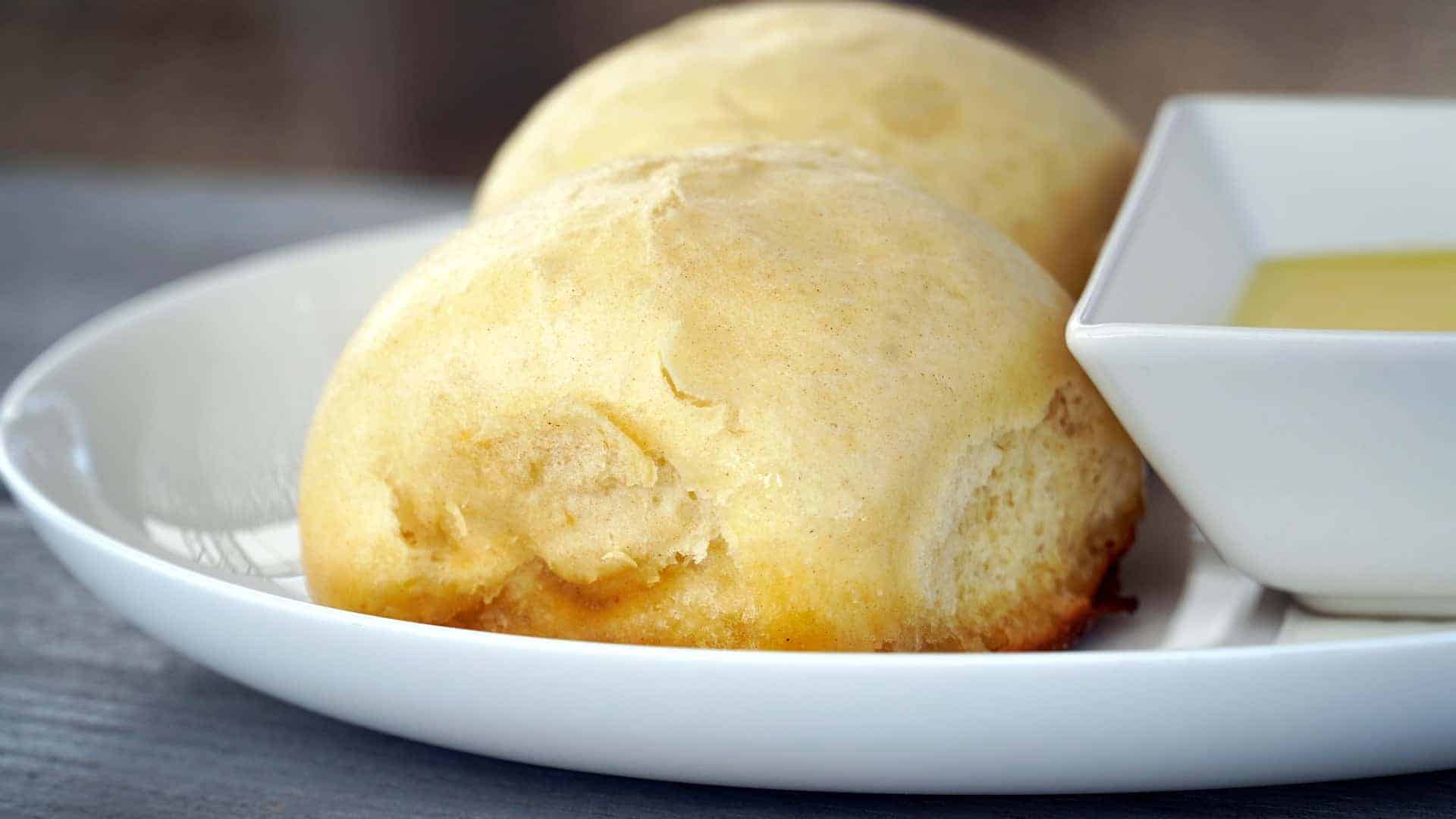 Schwäbische Dampfnudeln mit Vanillesauce